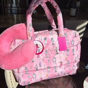 NWT Betsey Johnson Pink XL Ski Snowboard Tote Bag with Neck Pillow New Luggage